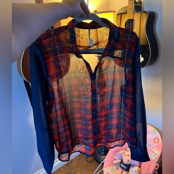 ✨Blue and red plaid Sheer Top ✨3/$13✨ - Picture 1 of 11